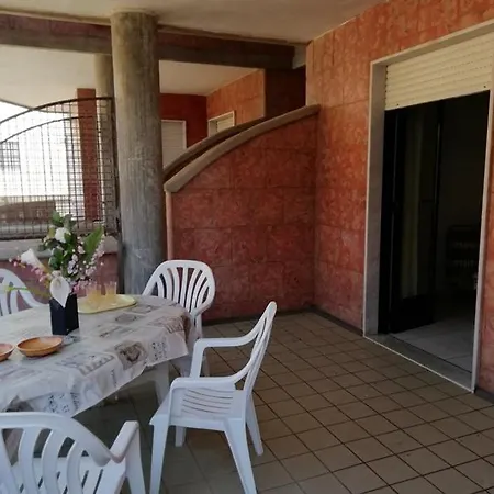 Lägenhetshotell Trilocale Estate Al Mare