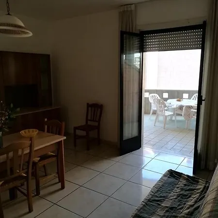 Lägenhetshotell Trilocale Estate Al Mare